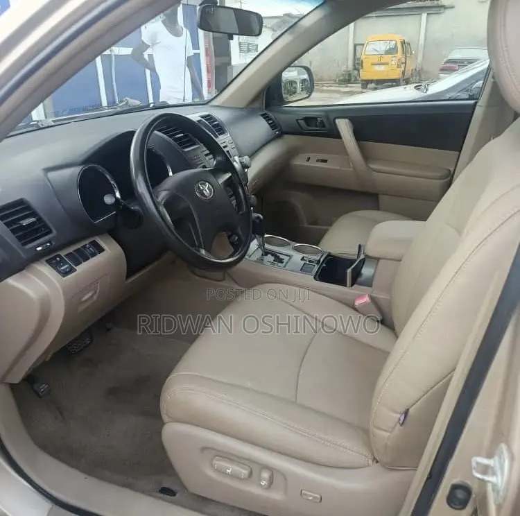 Toyota Highlander Sport 2009 Gold