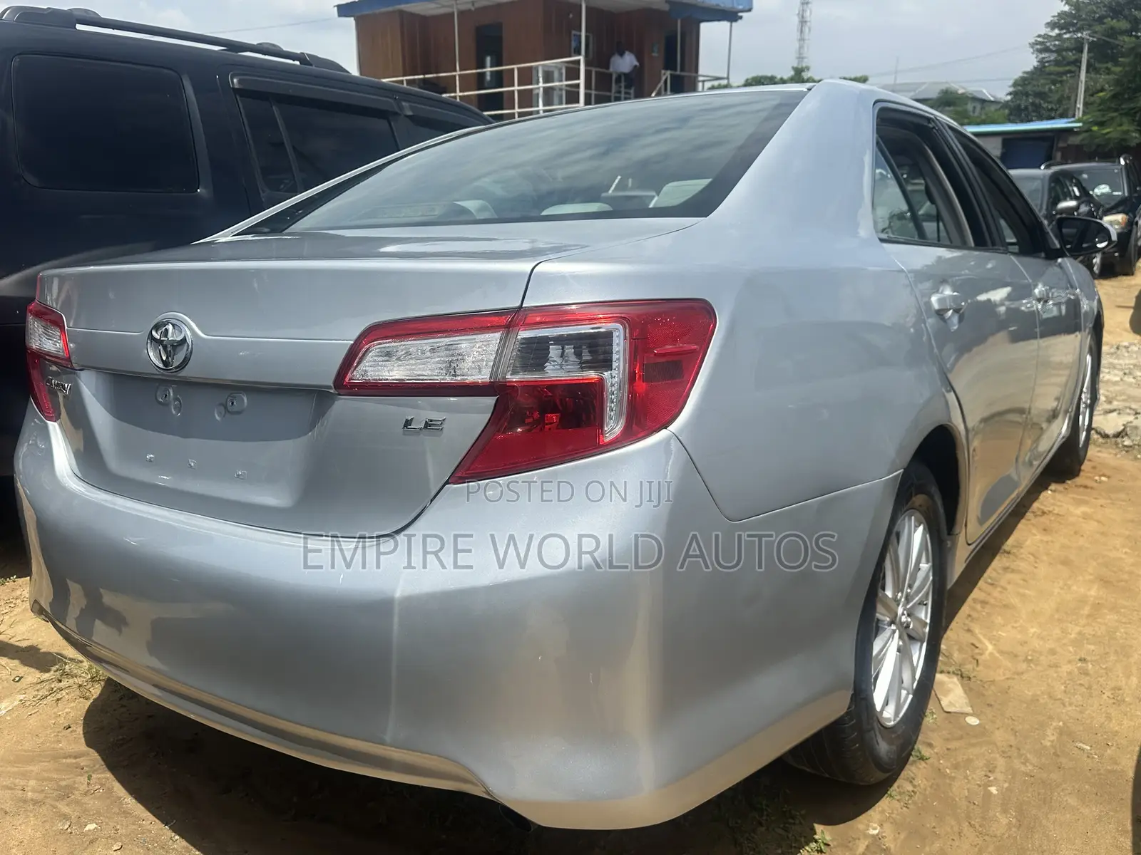 Toyota Camry LE 4dr Sedan (2.5L 4cyl 6A) 2013 Silver