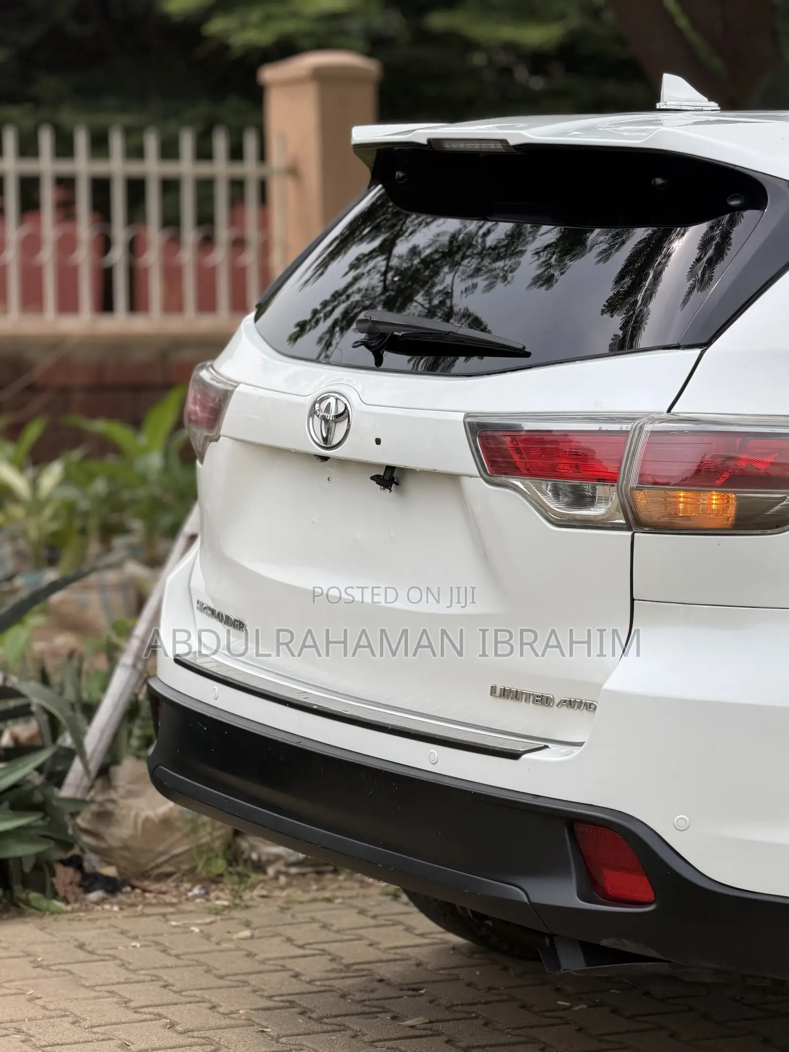 Toyota Highlander Limited Platinum 4dr SUV AWD (3.5L 6cyl 6A) 2015