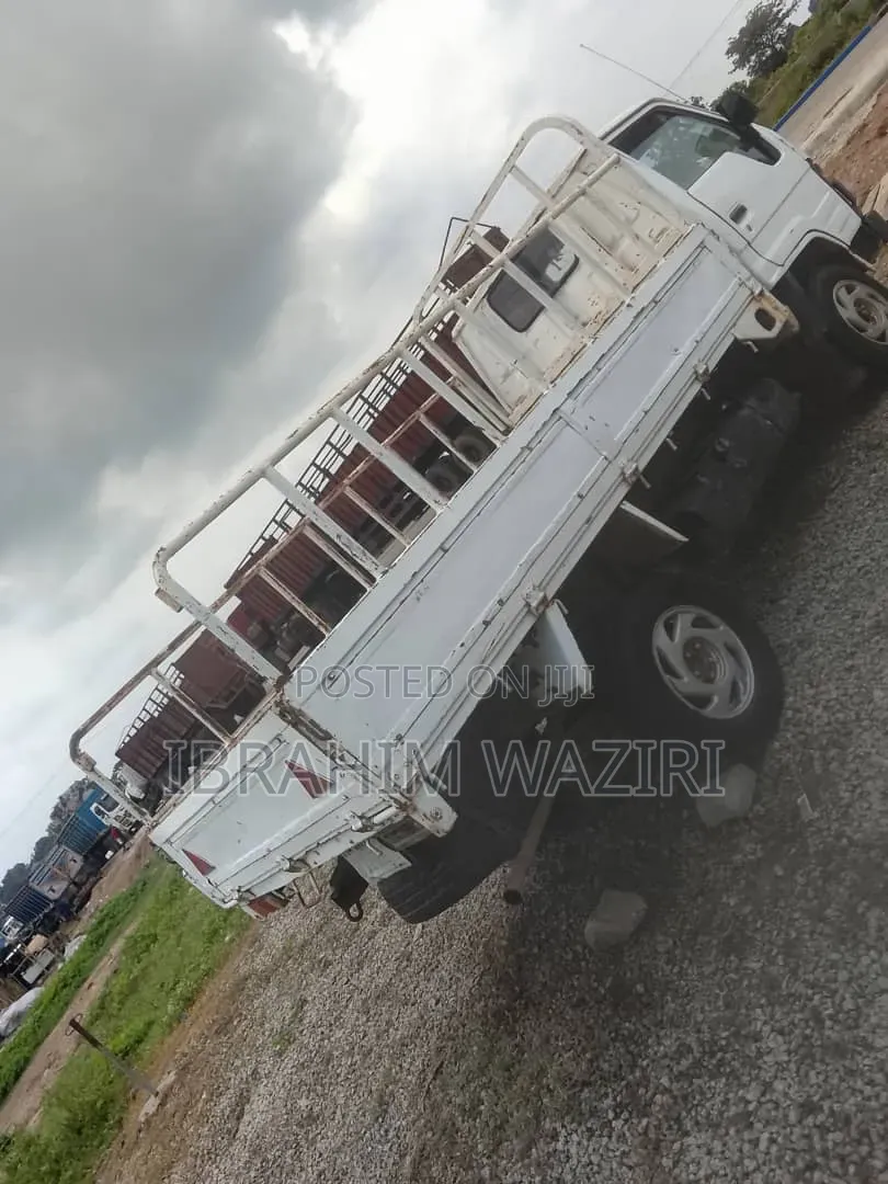 Toyota Dyna Truck 100