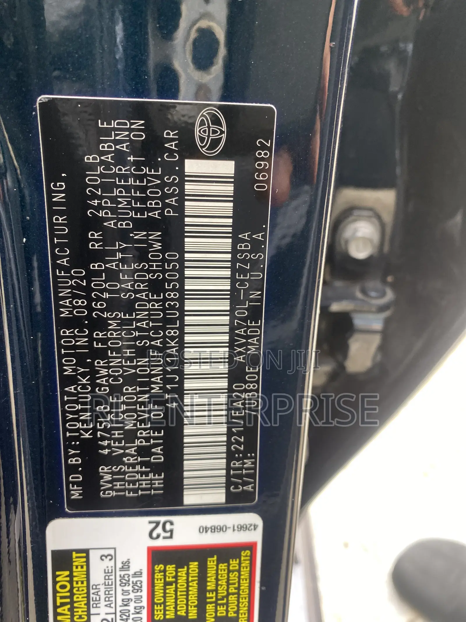 Toyota Camry SE 2021 Blue