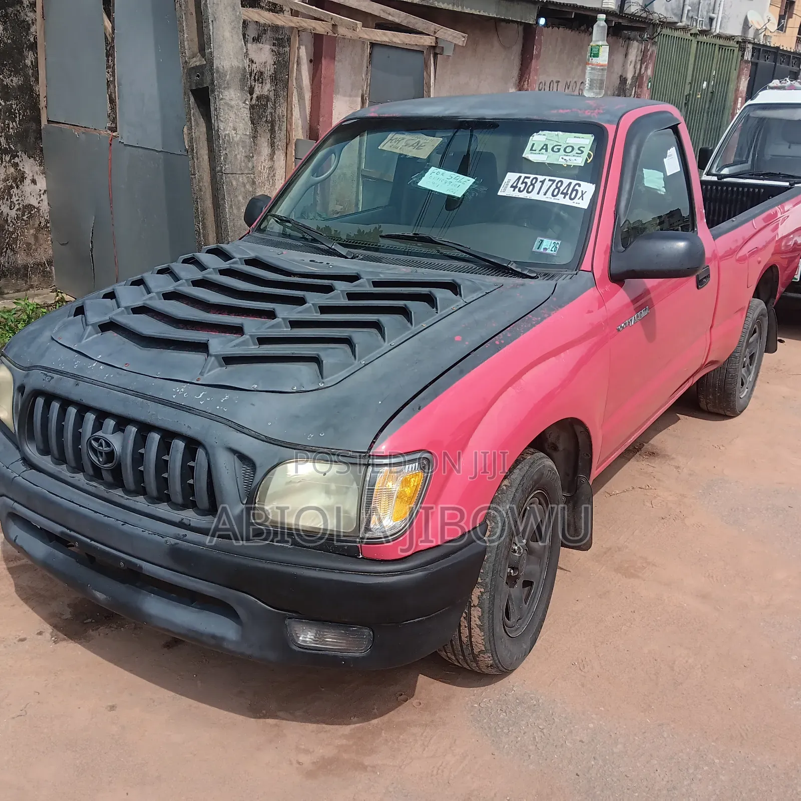 Toyota Tacoma Base 4x2 Regular Cab 103.3 in. WB 2002 Red