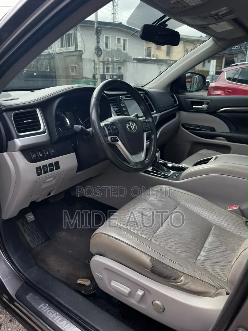 Toyota Highlander Limited 4dr SUV (3.5L 6cyl 6A) 2015 Gray