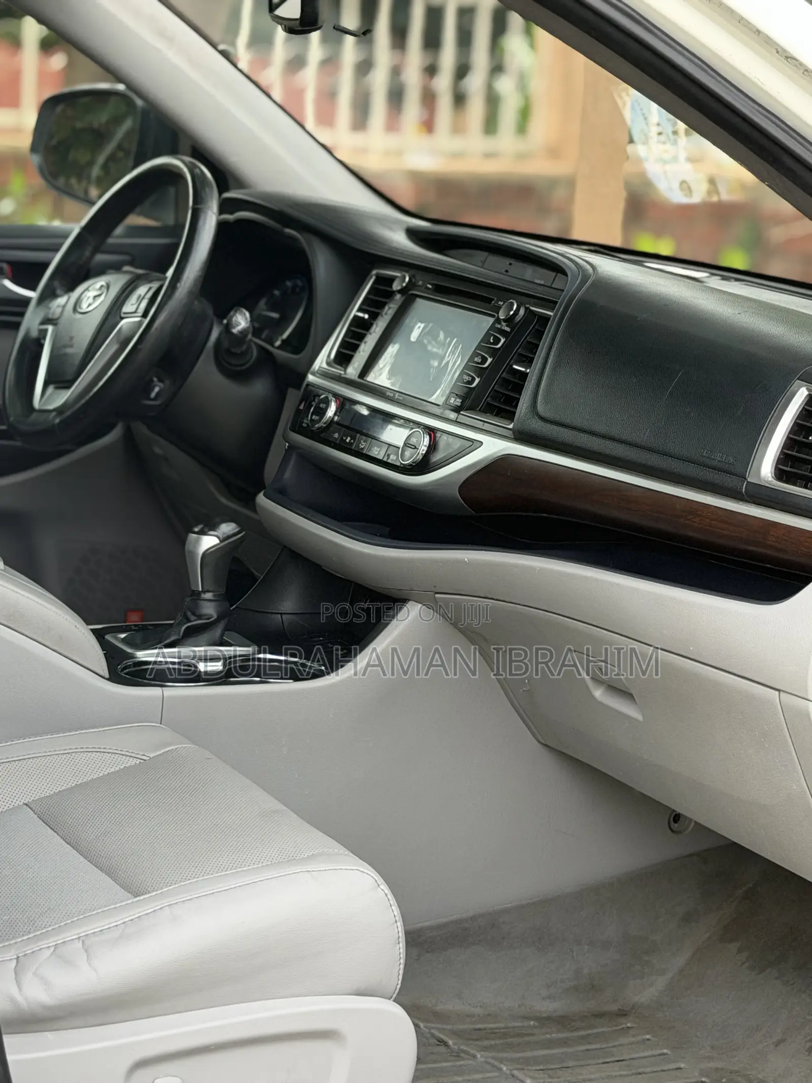 Toyota Highlander Limited Platinum 4dr SUV AWD (3.5L 6cyl 6A) 2015