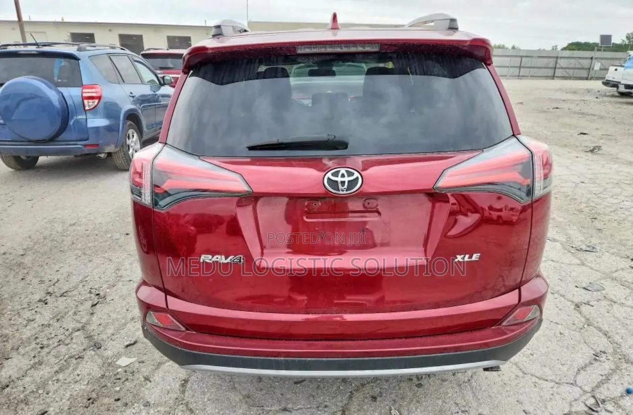 Toyota RAV4 XLE 4dr SUV AWD (2.5L 4cyl 6A) 2018 Burgundy