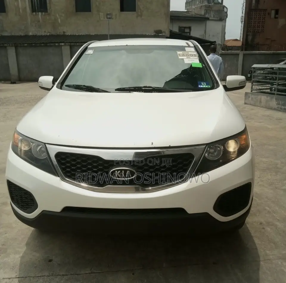 Kia Sorento 2012 White
