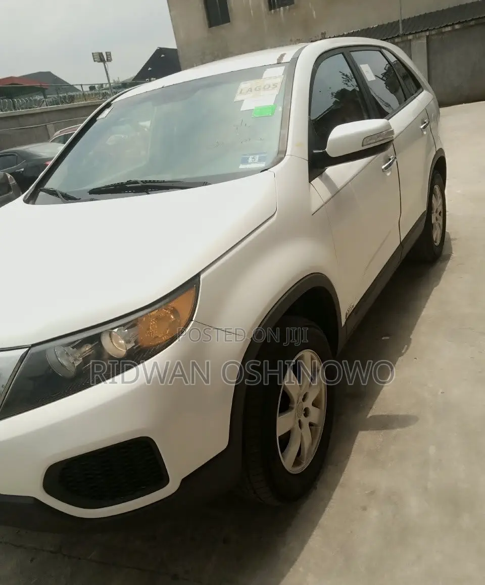 Kia Sorento 2012 White