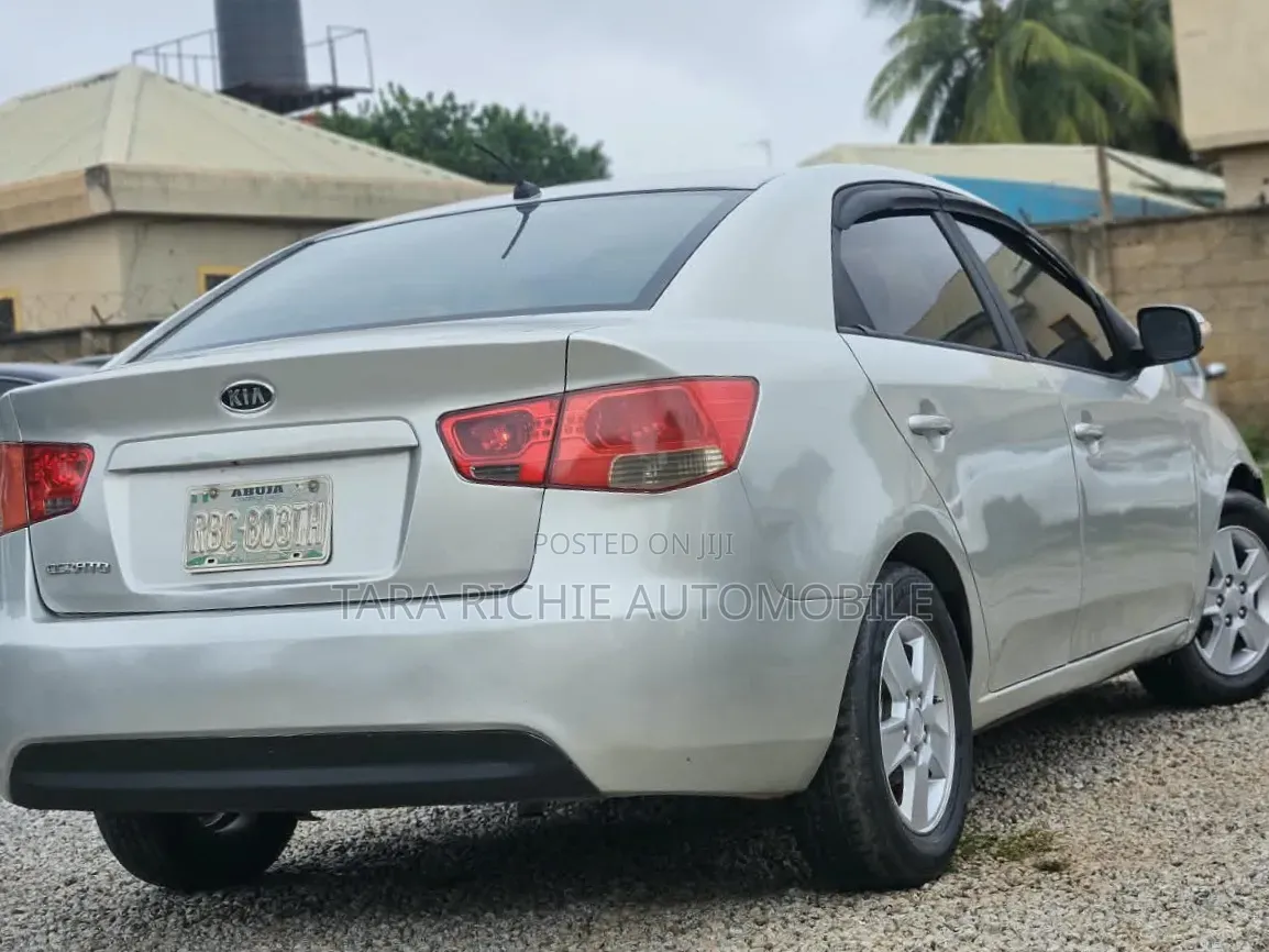 Kia Cerato 2011 Silver