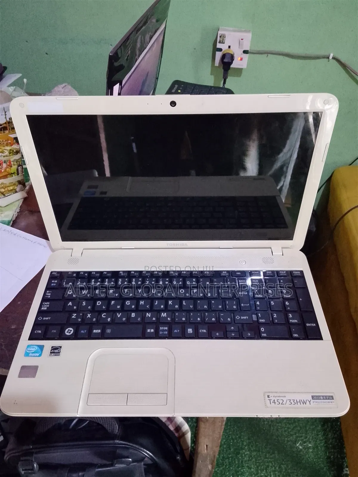 Laptop Toshiba Satellite C850 4GB Intel HDD 320GB