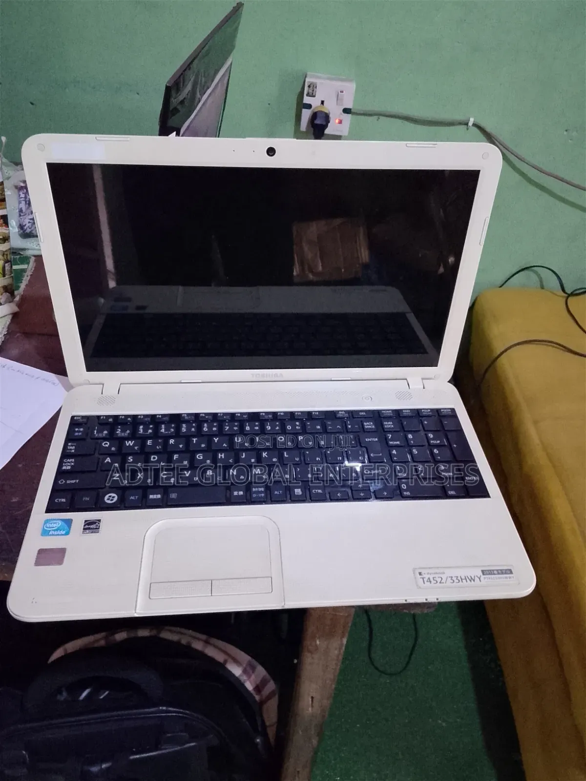Laptop Toshiba Satellite C850 4GB Intel HDD 320GB