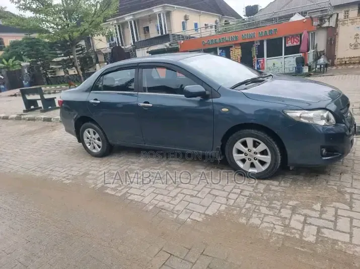 Toyota Corolla 2010 Gray