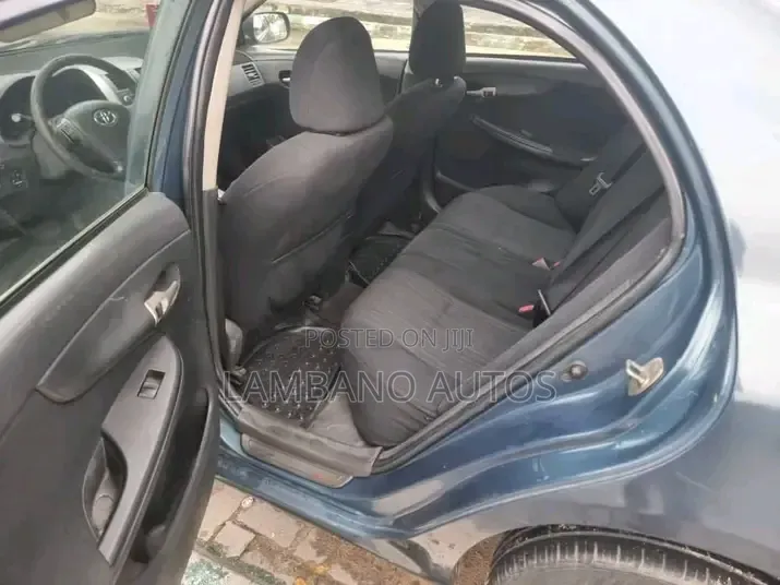 Toyota Corolla 2010 Gray