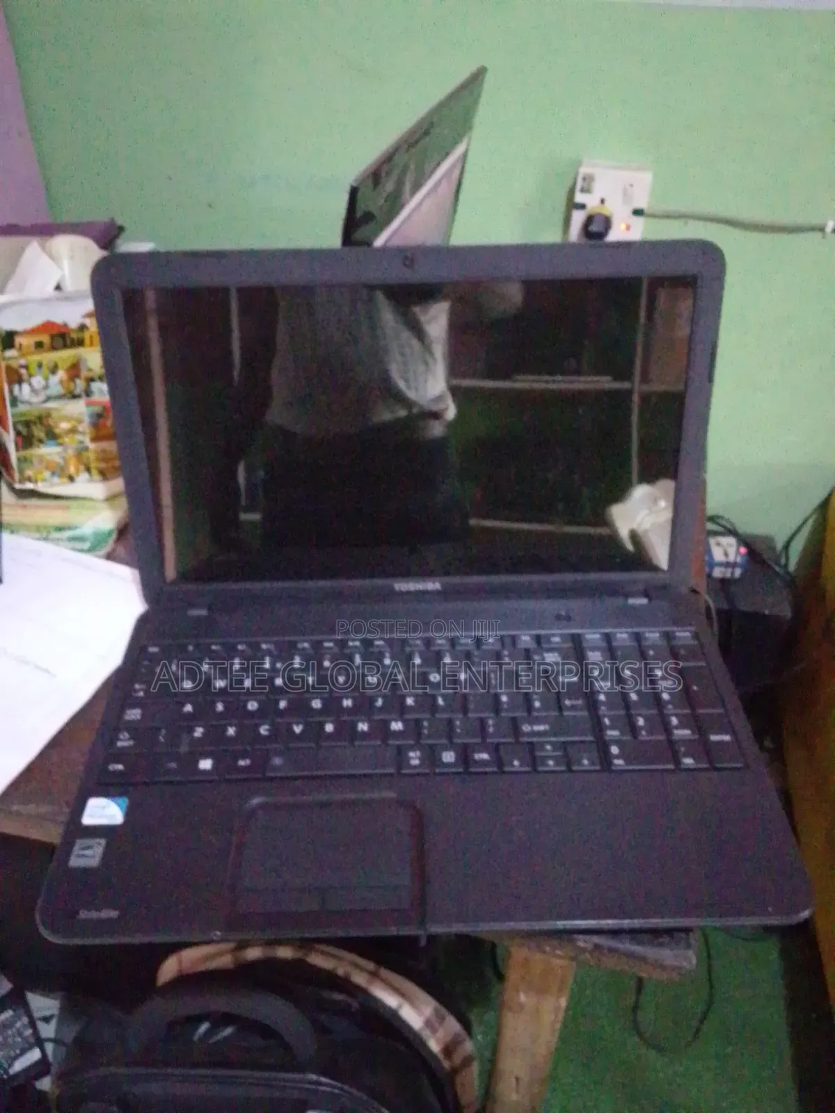 Laptop Toshiba Satellite C850 4GB Intel HDD 160GB