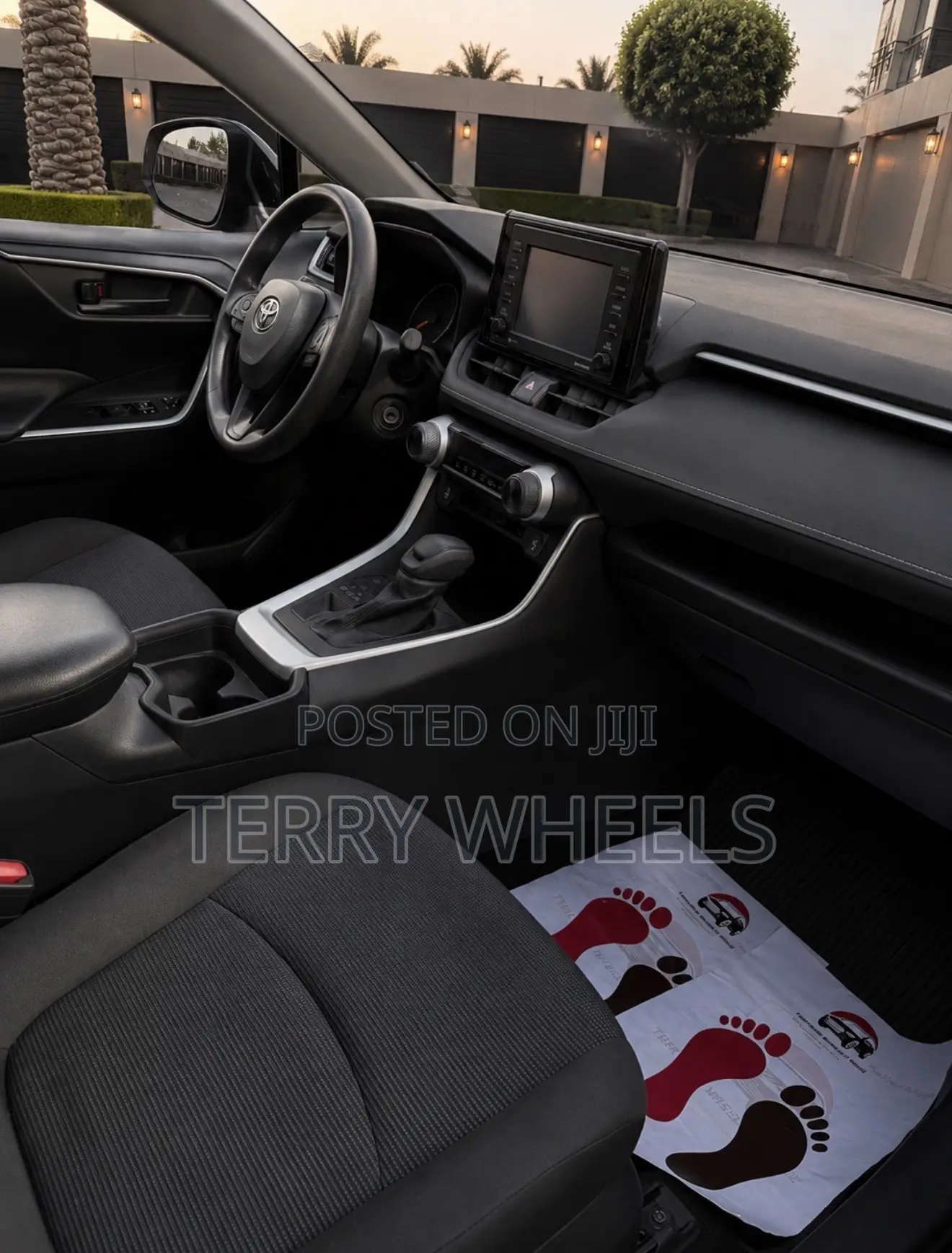 Toyota RAV4 LE 2021 Gray