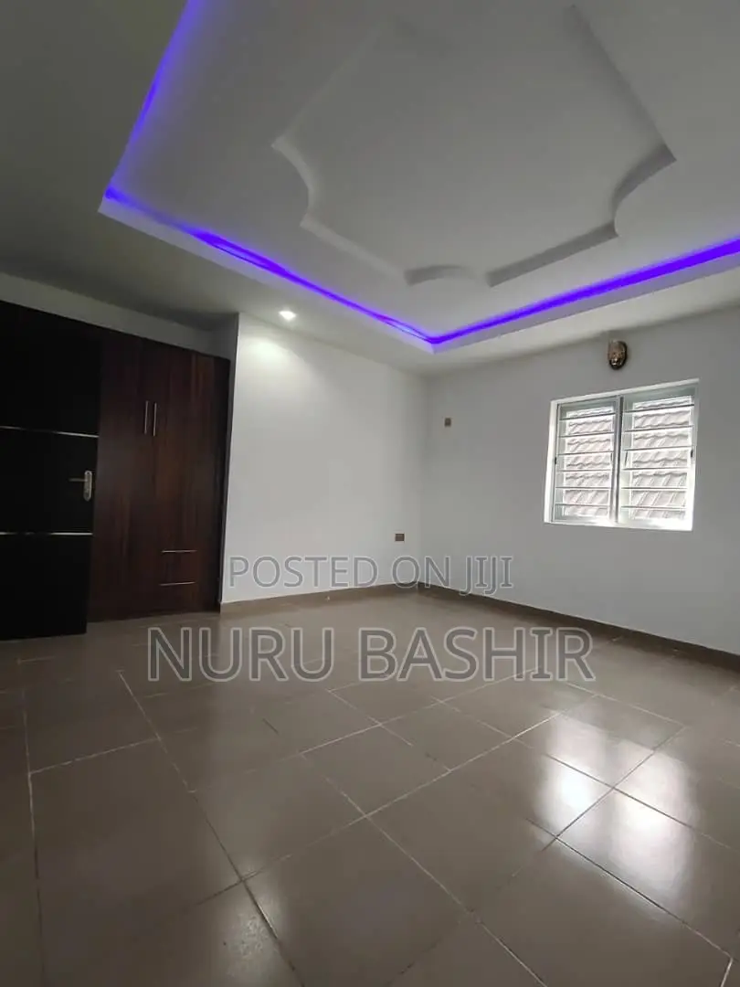 2bdrm Block of Flats in Isokan Estate, Akobo for rent