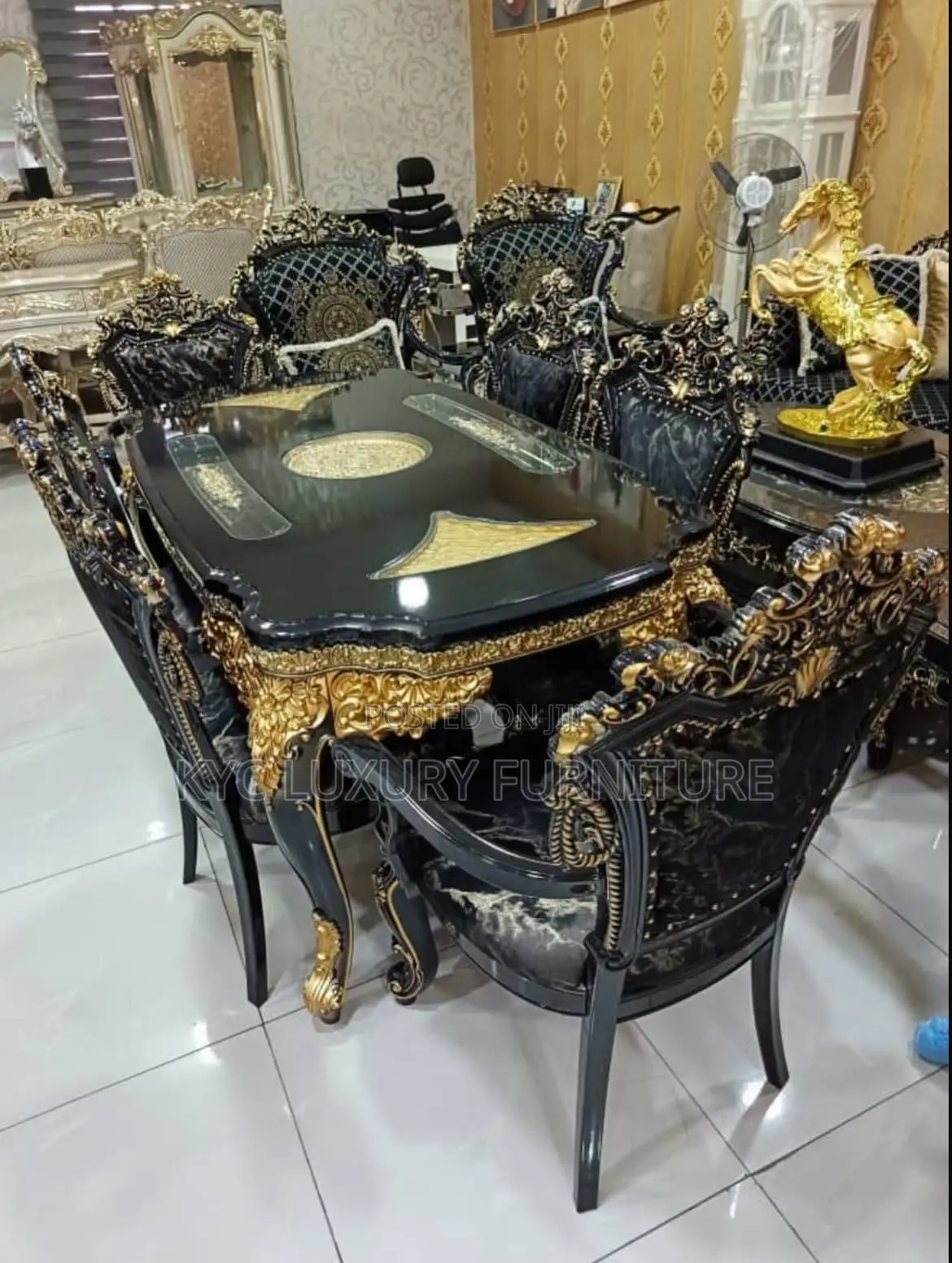 Elegant Royal Dining Table