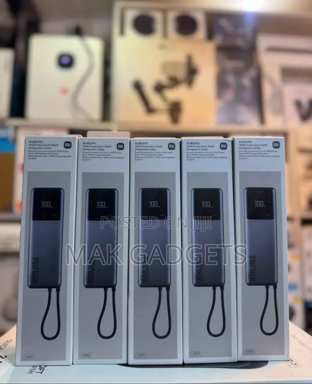 Xiaomi 165W Power Bank 10000mAh, Built-in Cable, Fast Charging
165w