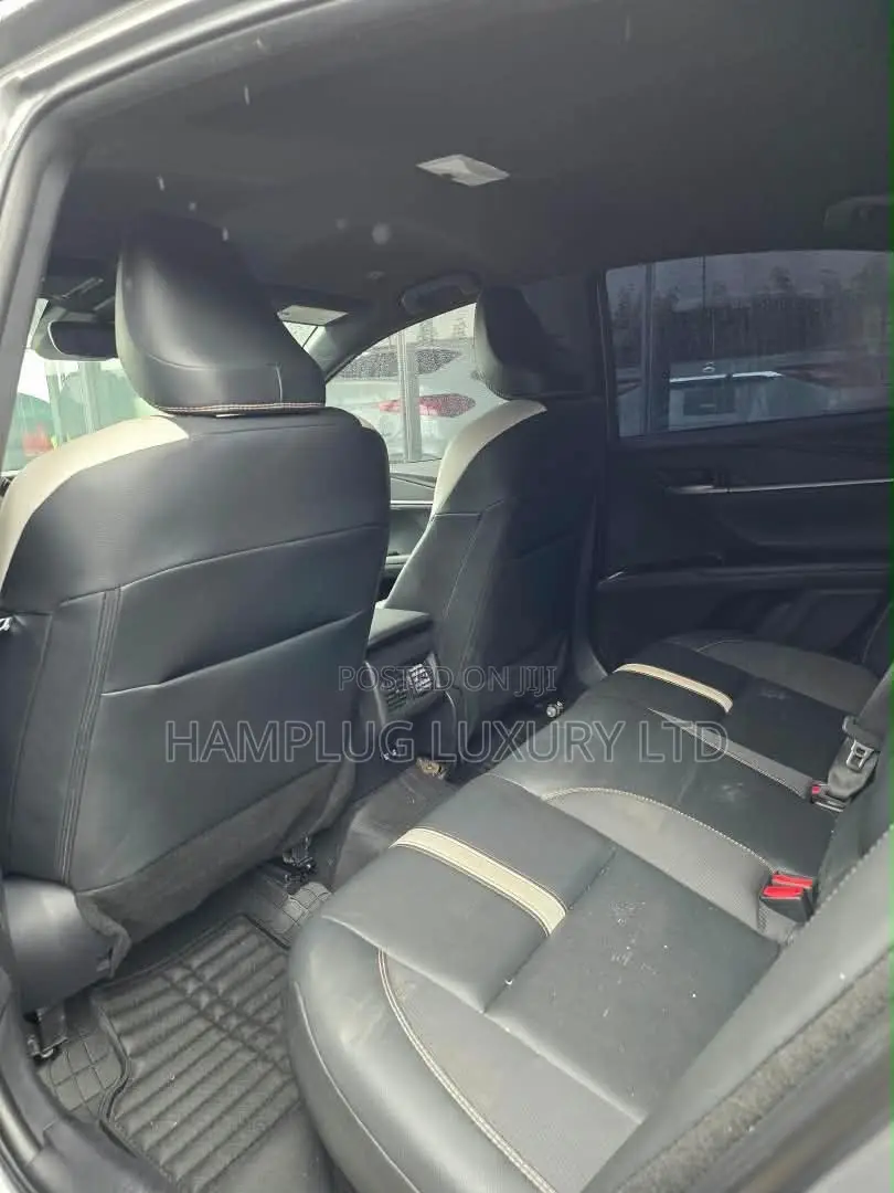 Toyota Camry 2025 Gray