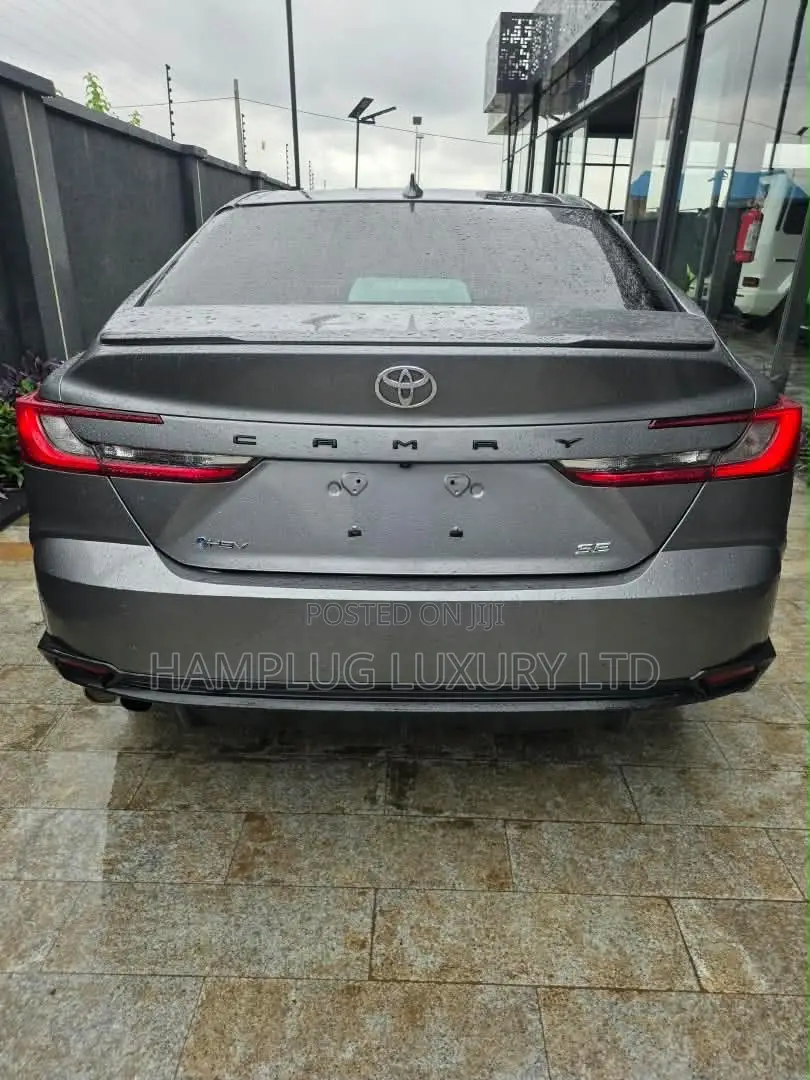 Toyota Camry 2025 Gray