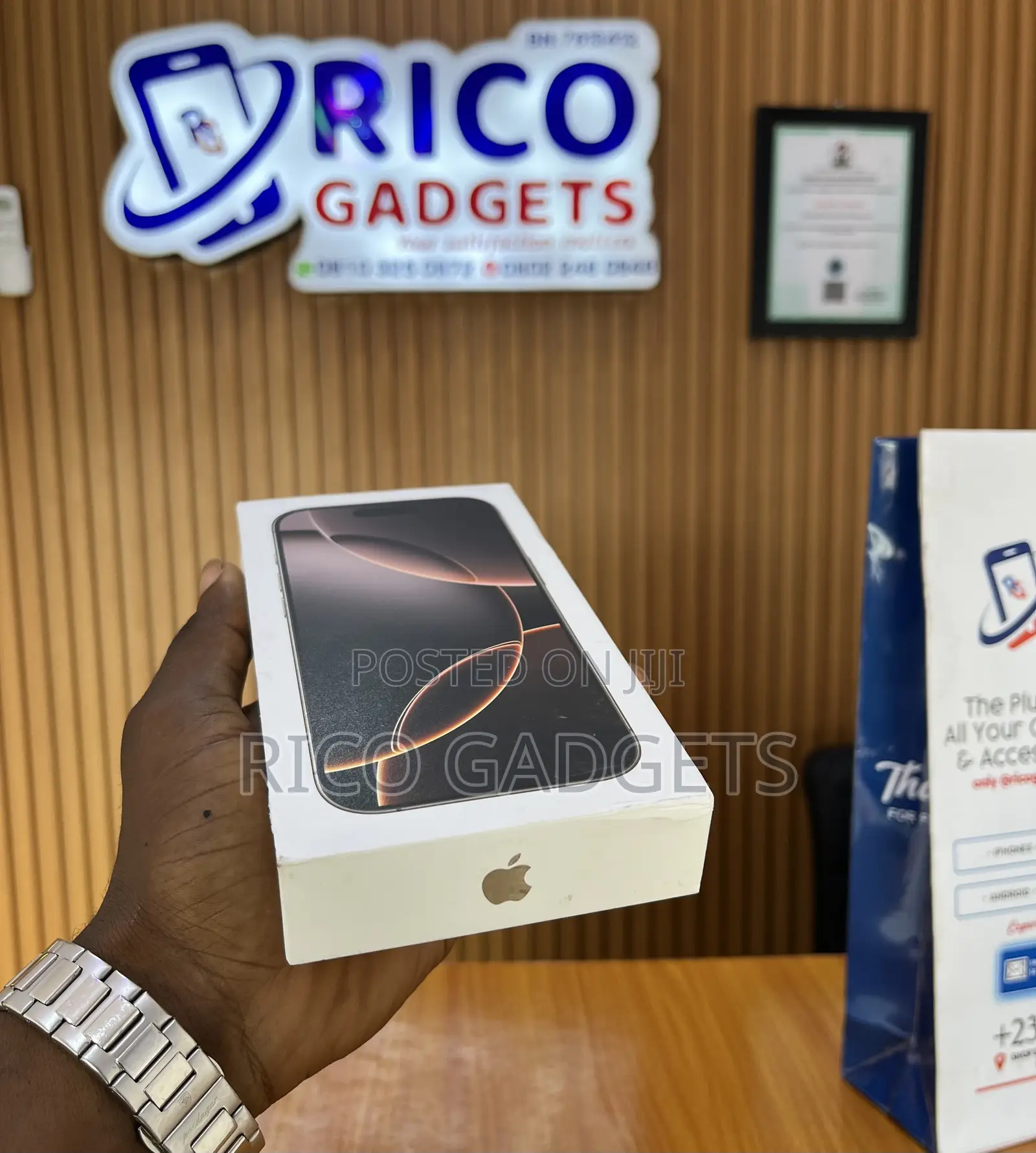New Apple iPhone 16 Pro 128 GB Gold