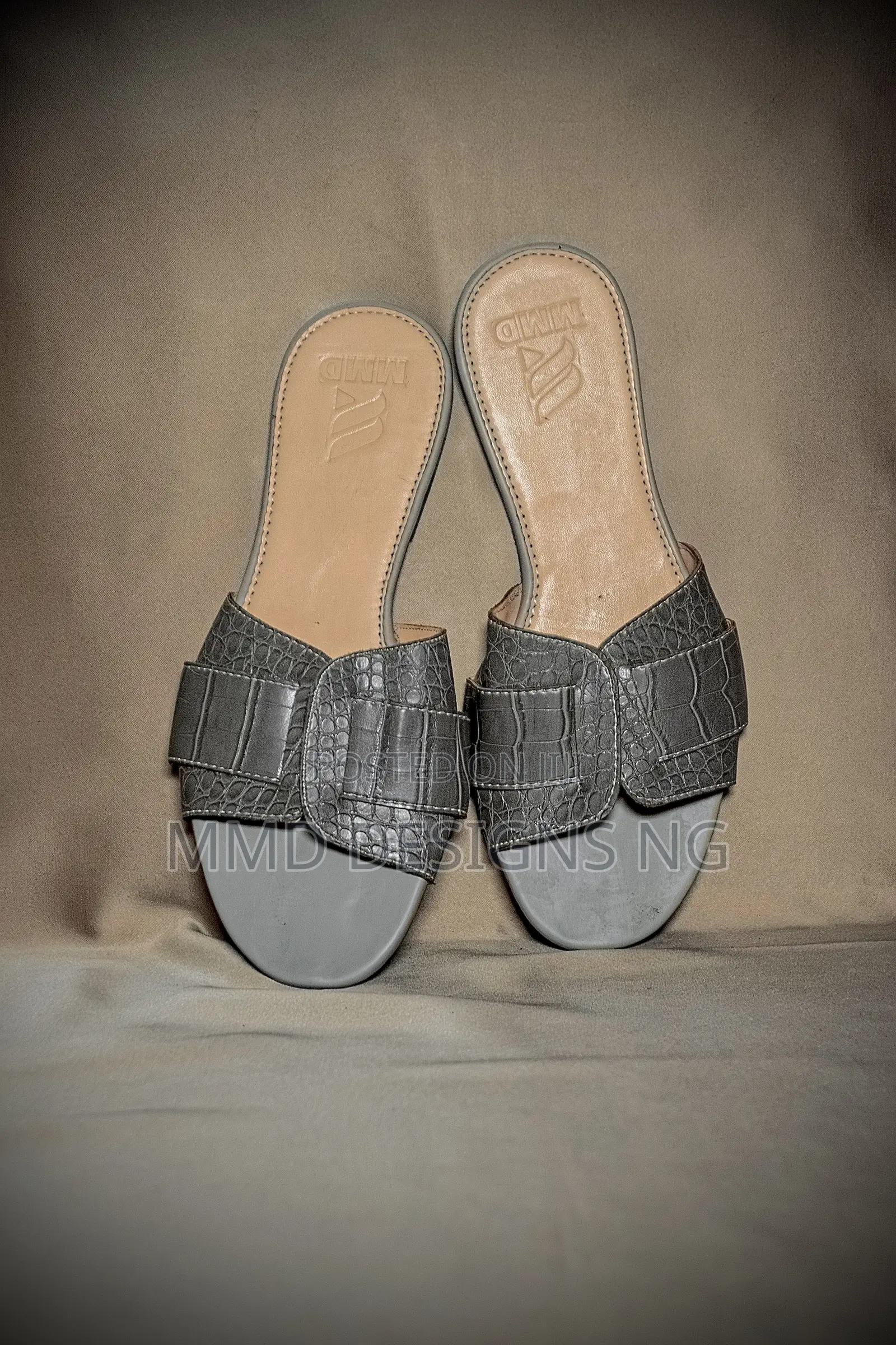MMD Hanan Weave Women's Gray Textured Slides Size 38