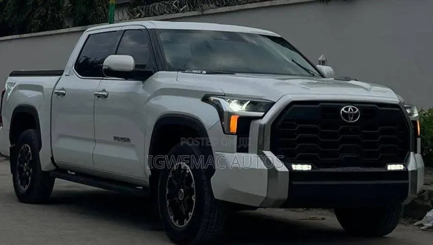 Toyota Tundra Limited CrewMax 4WD SB w/5.5' Bed 2025 White