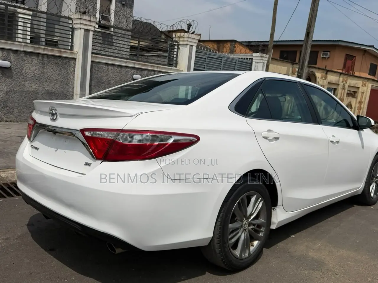 Toyota Camry SE 4dr Sedan (2.5L 4cyl 6A) 2016 White