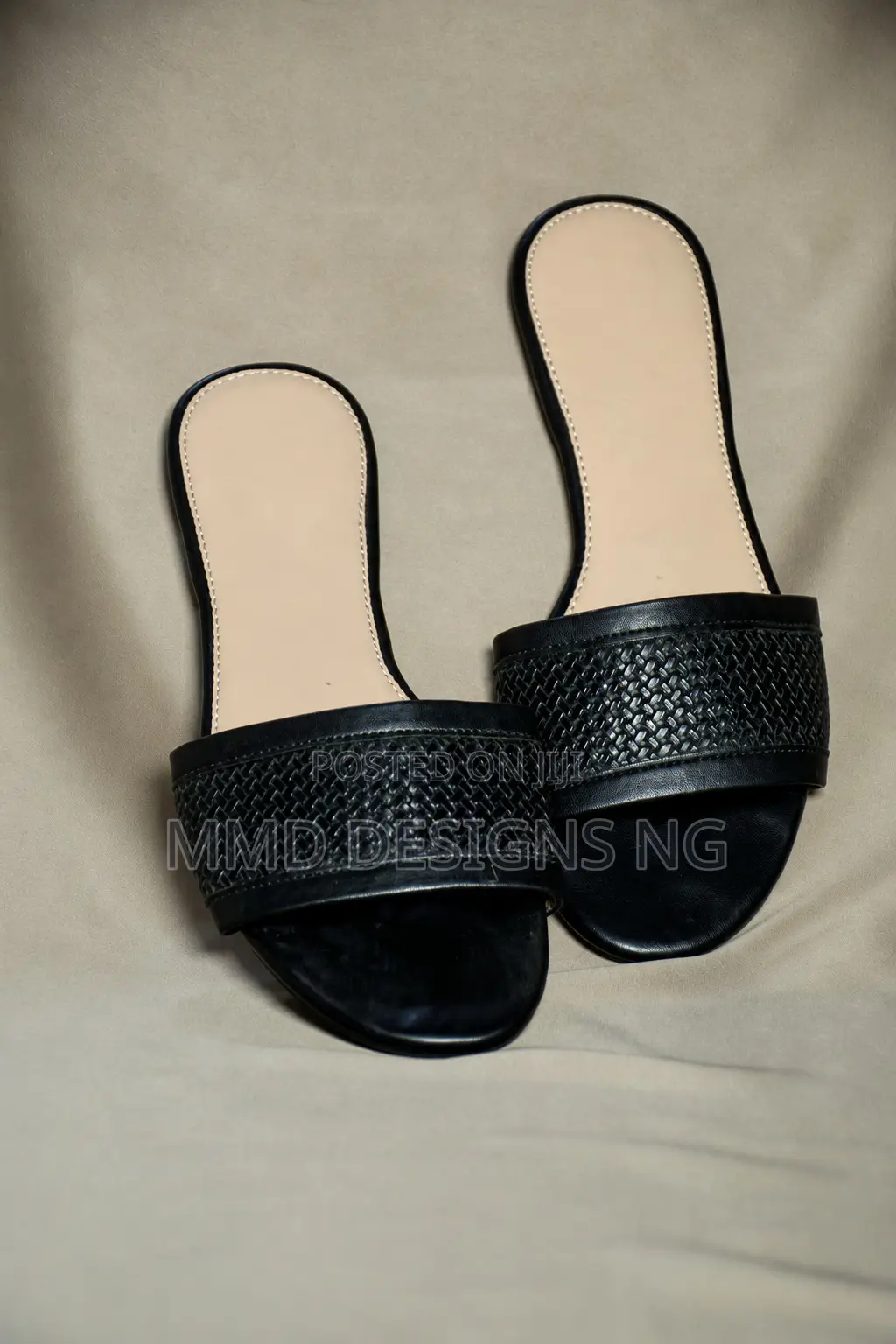 MMD Moon Petal Women's Black Textured Slides Size 39