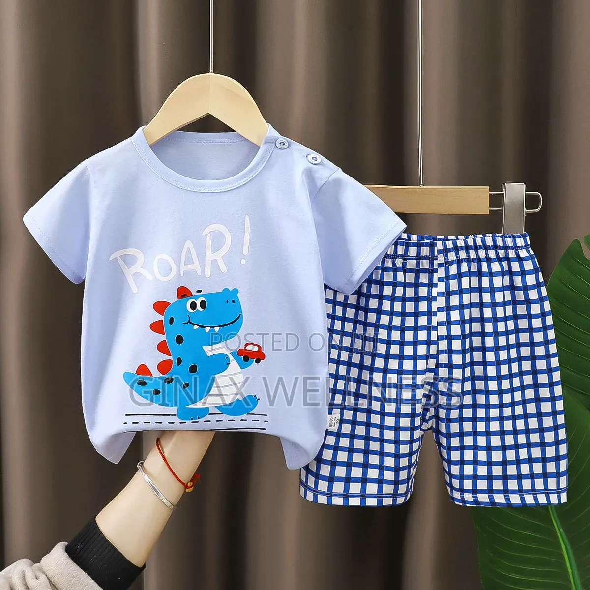 2-Piece Kids Short-Sleeve T-Shirt and Shorts Set (18-72 Months)