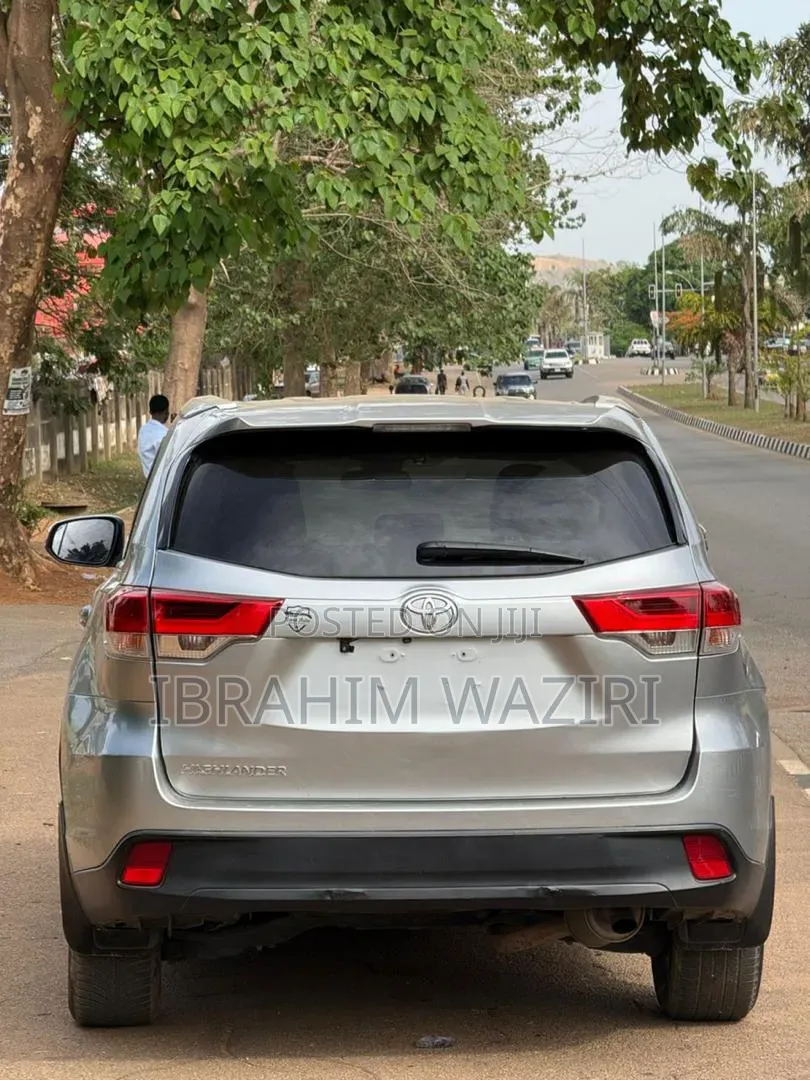Toyota Highlander 2018 Silver
