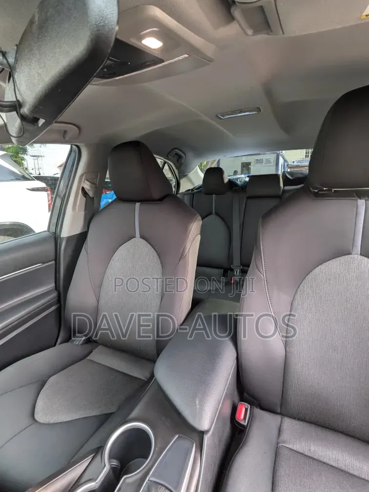 Toyota Camry SE 2021 Black