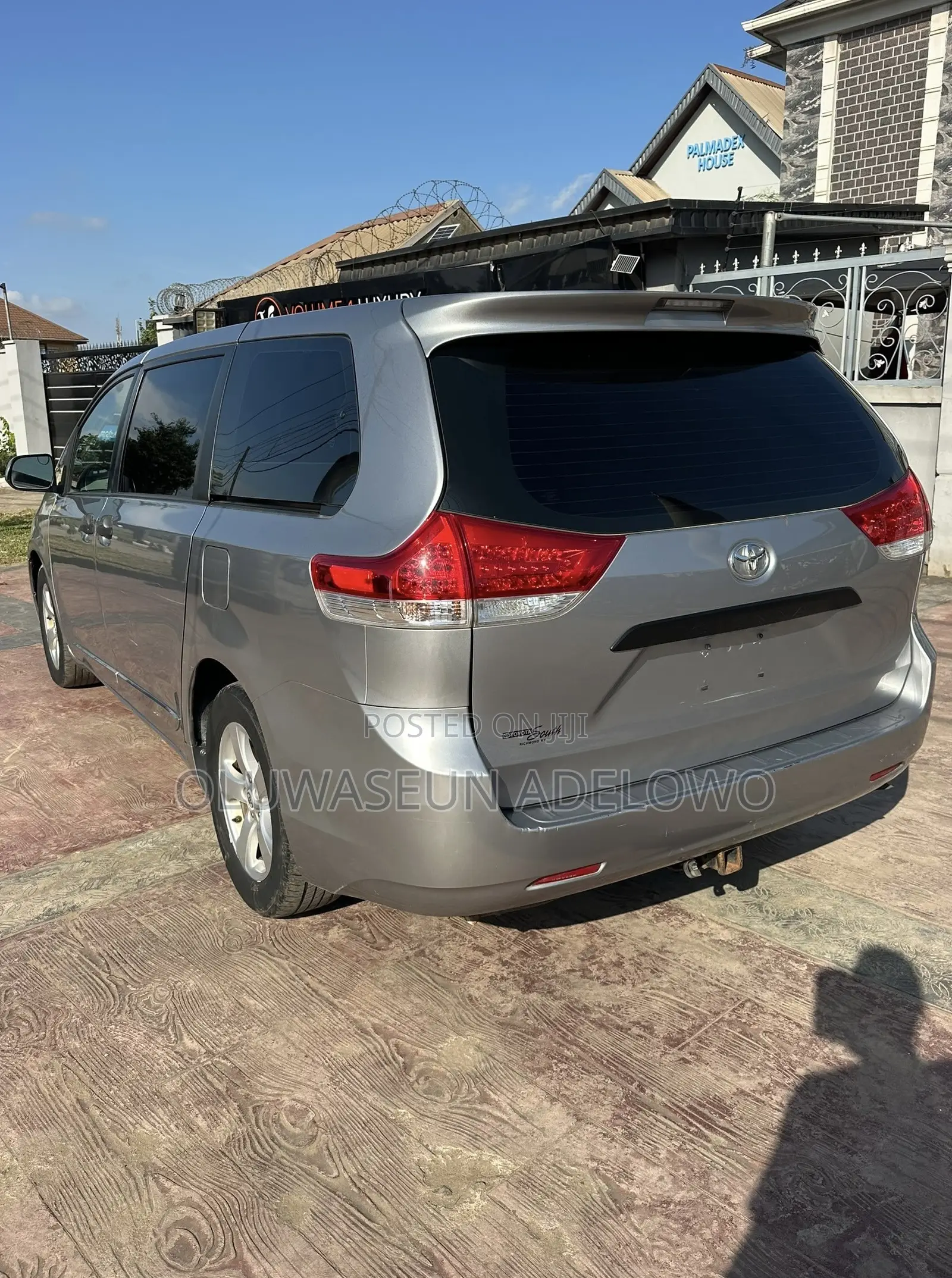 Toyota Sienna LE 8 Passenger 2012 Silver