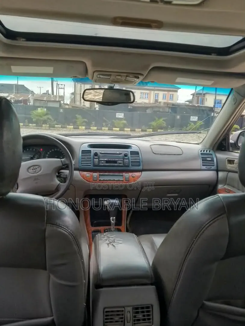 Toyota Camry 2005 Gray