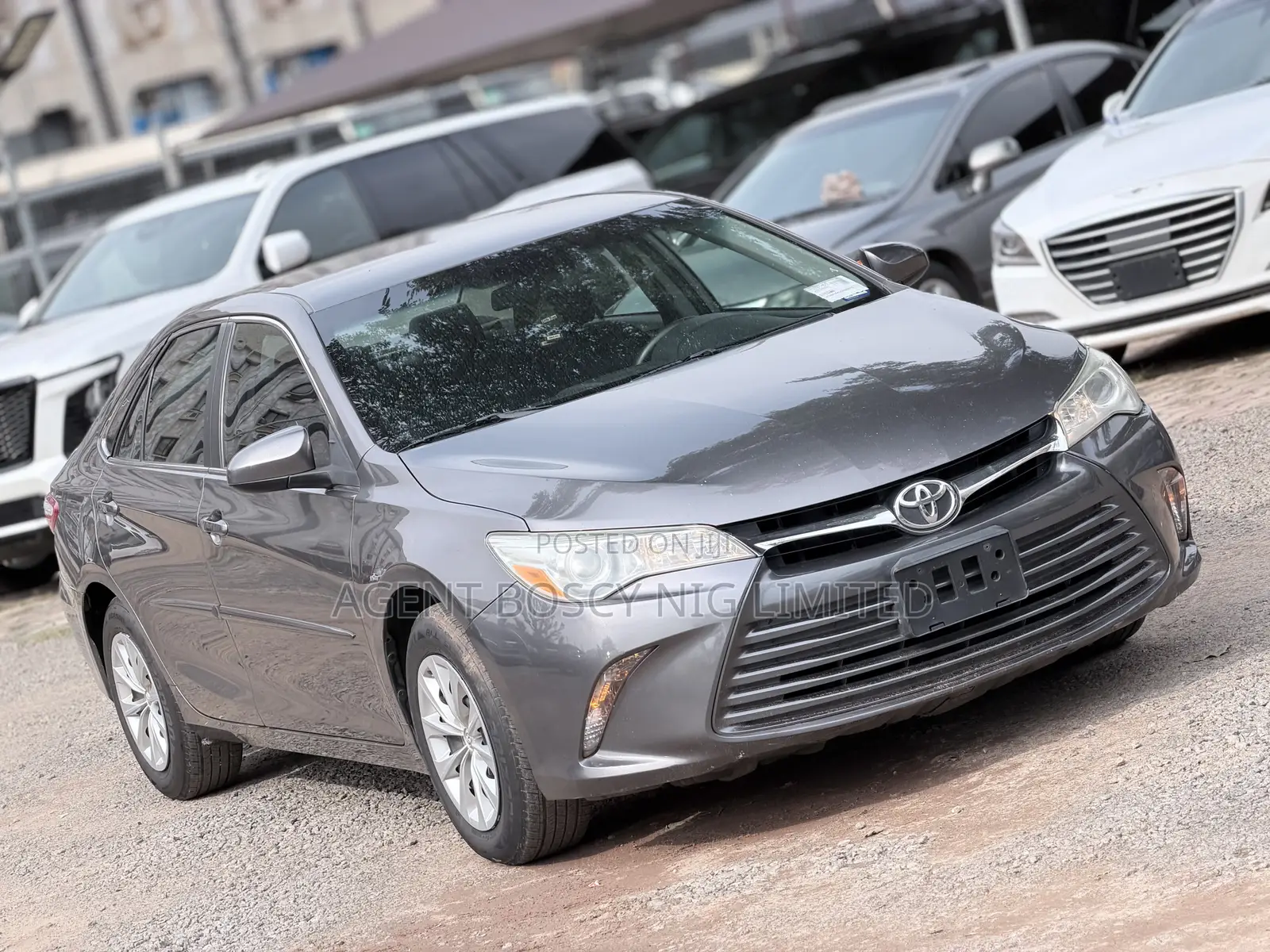 Toyota Camry LE 4dr Sedan (2.5L 4cyl 6A) 2016 Gray