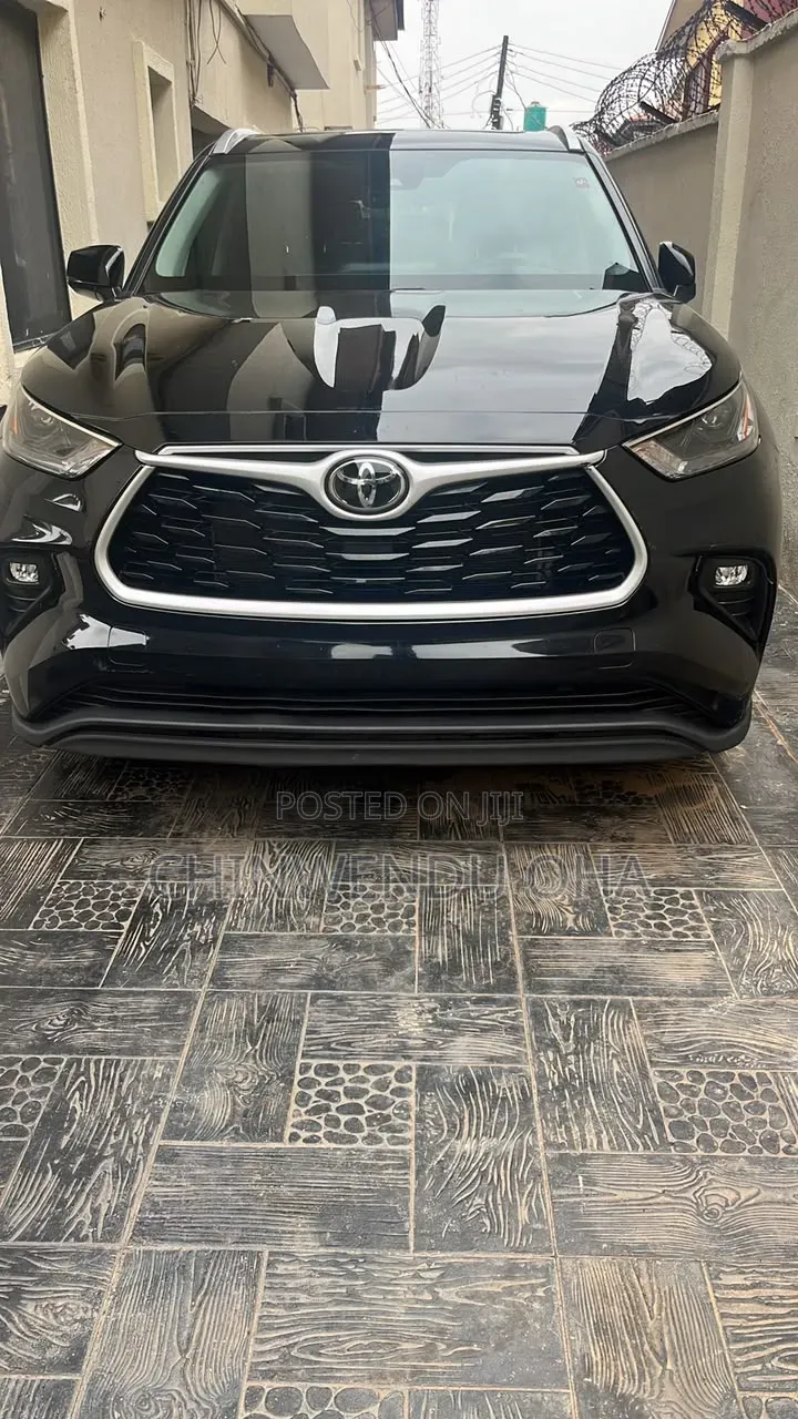 Toyota Highlander 2022 Black