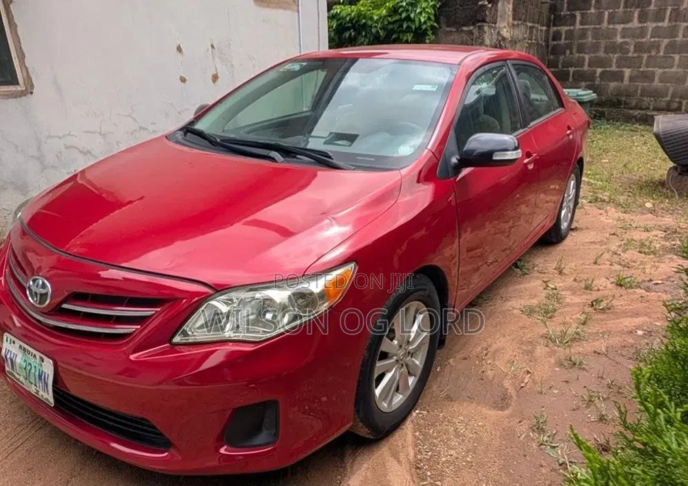 Toyota Corolla 2013 Red