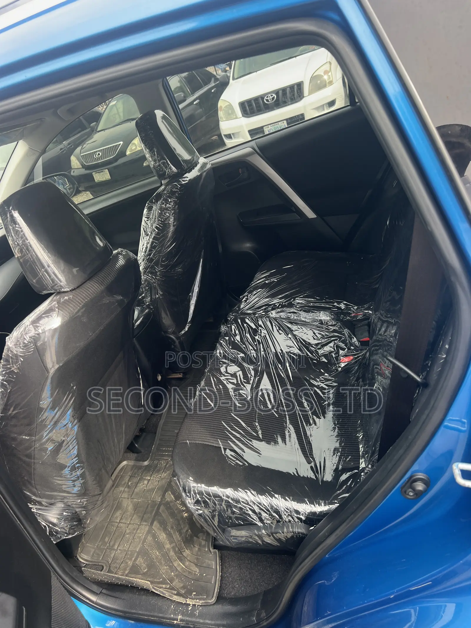 Toyota RAV4 LE AWD (2.5L 4cyl 6A) 2017 Blue