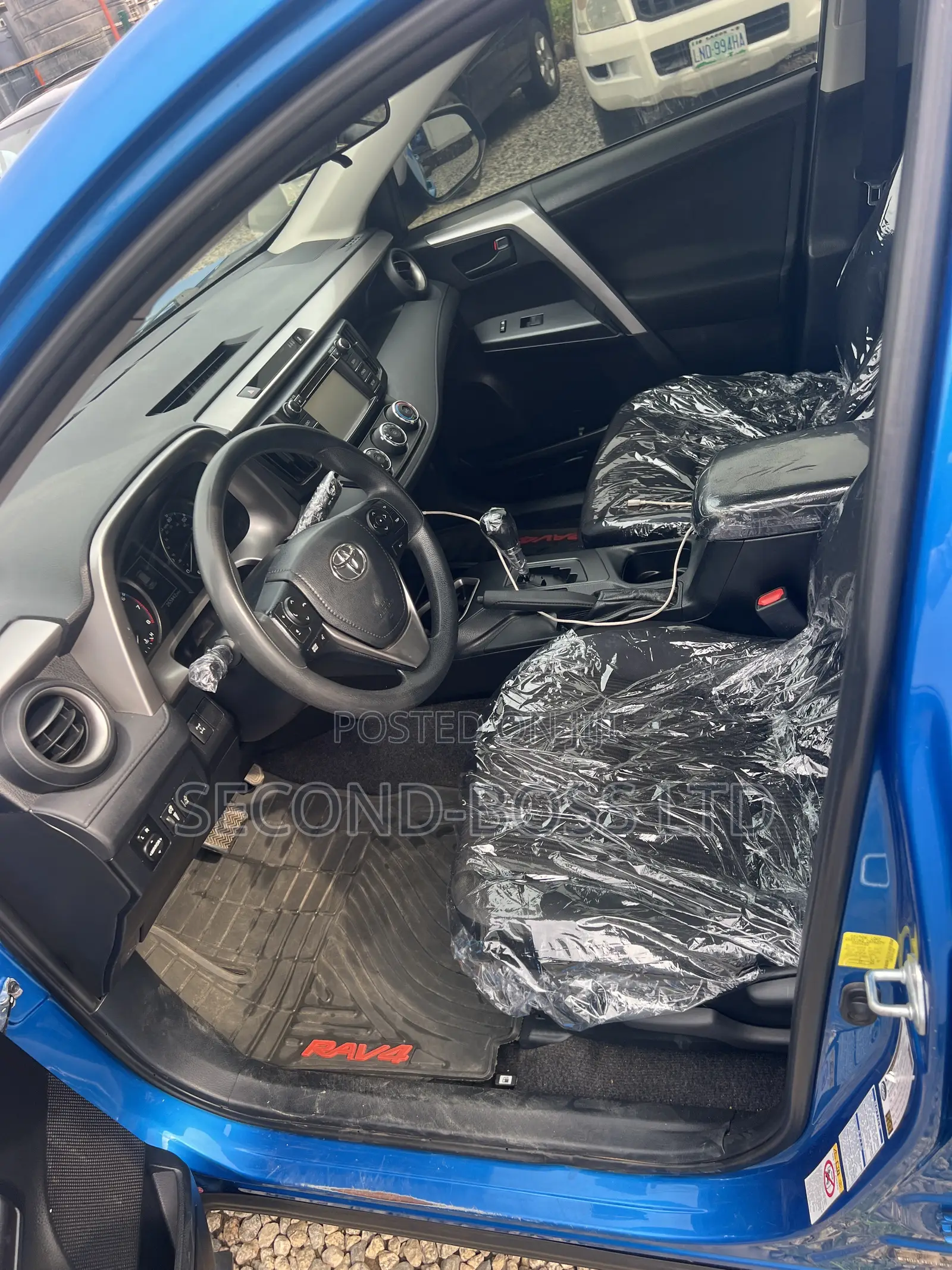 Toyota RAV4 LE AWD (2.5L 4cyl 6A) 2017 Blue