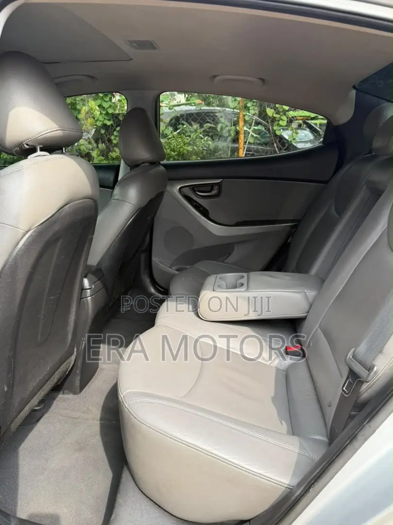 Hyundai Elantra 2013 Silver