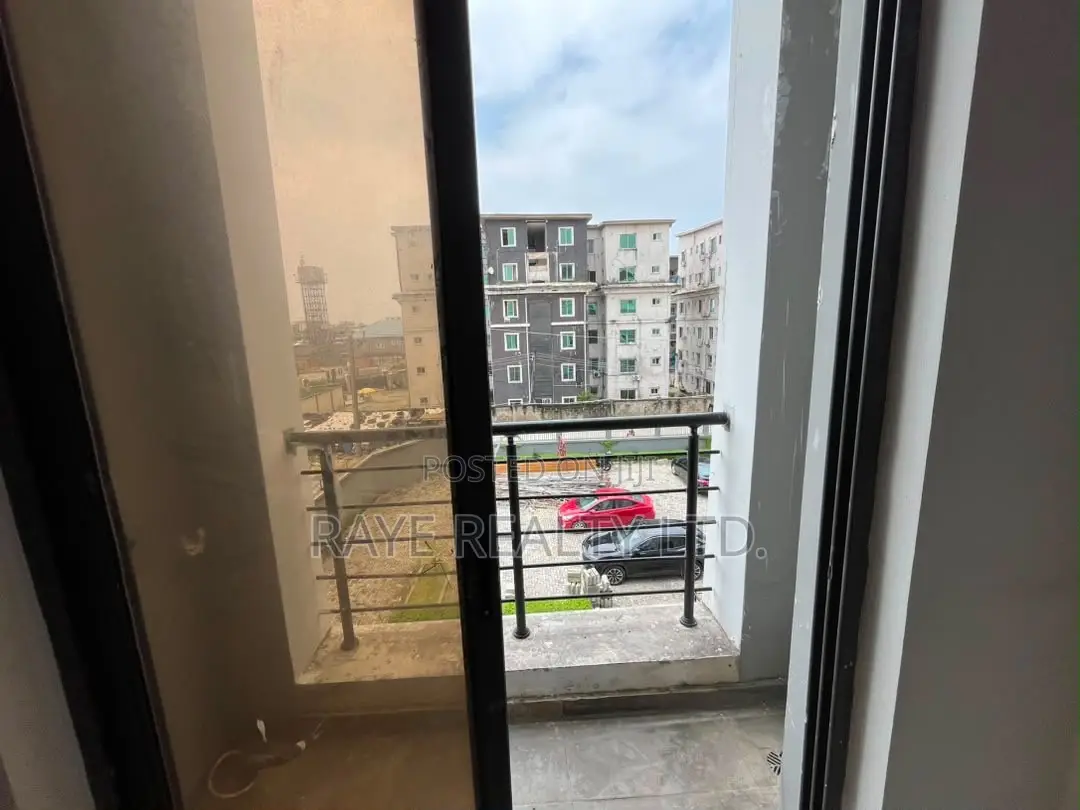 1bdrm Apartment in Lekki for sale