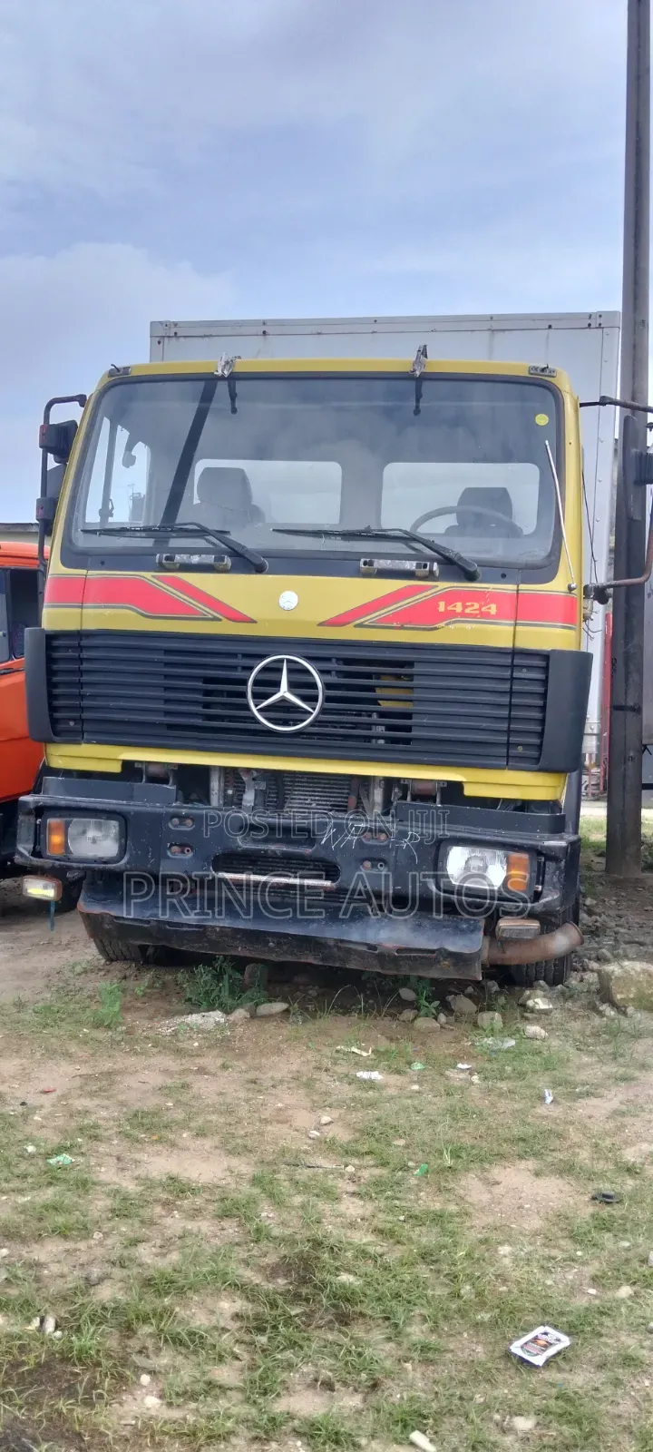 Mercedes Benz Truck 1826