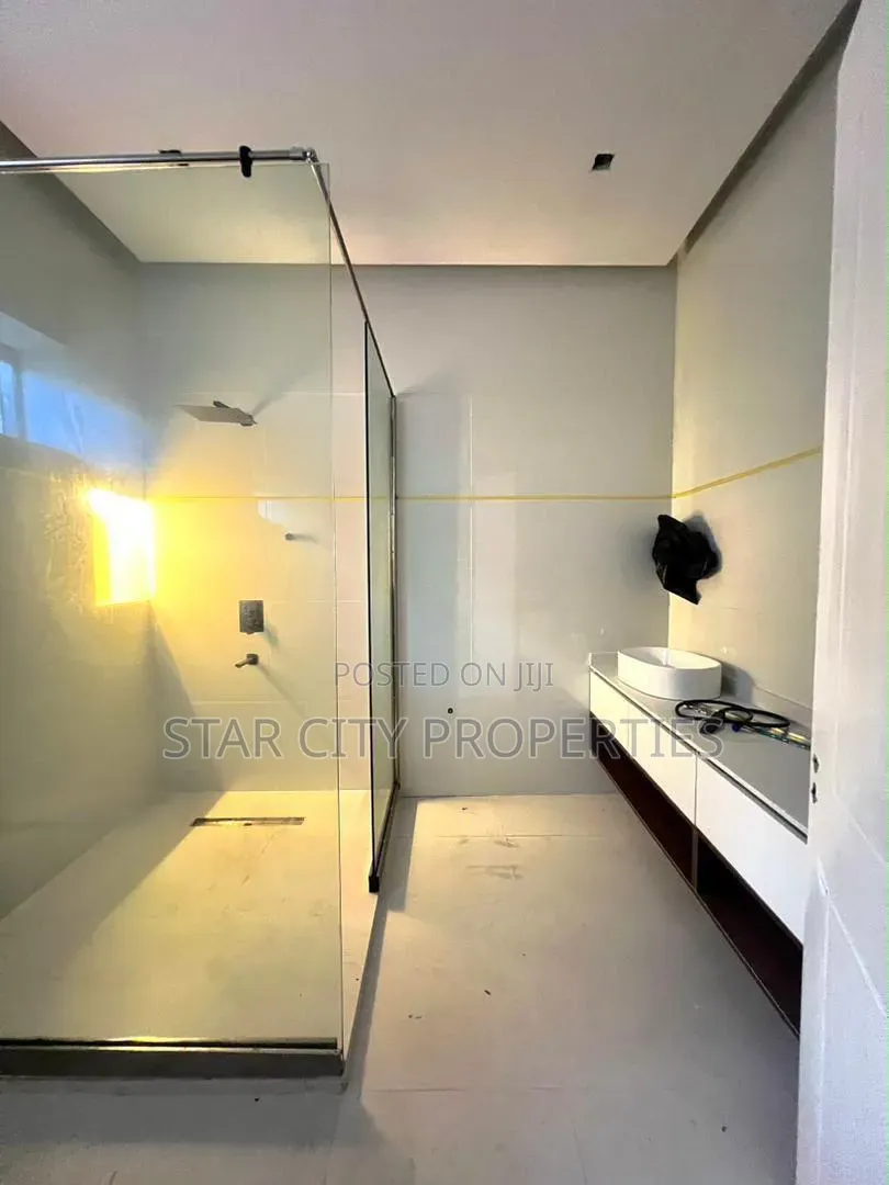 Furnished 3bdrm Apartment in Banana Island for sale
