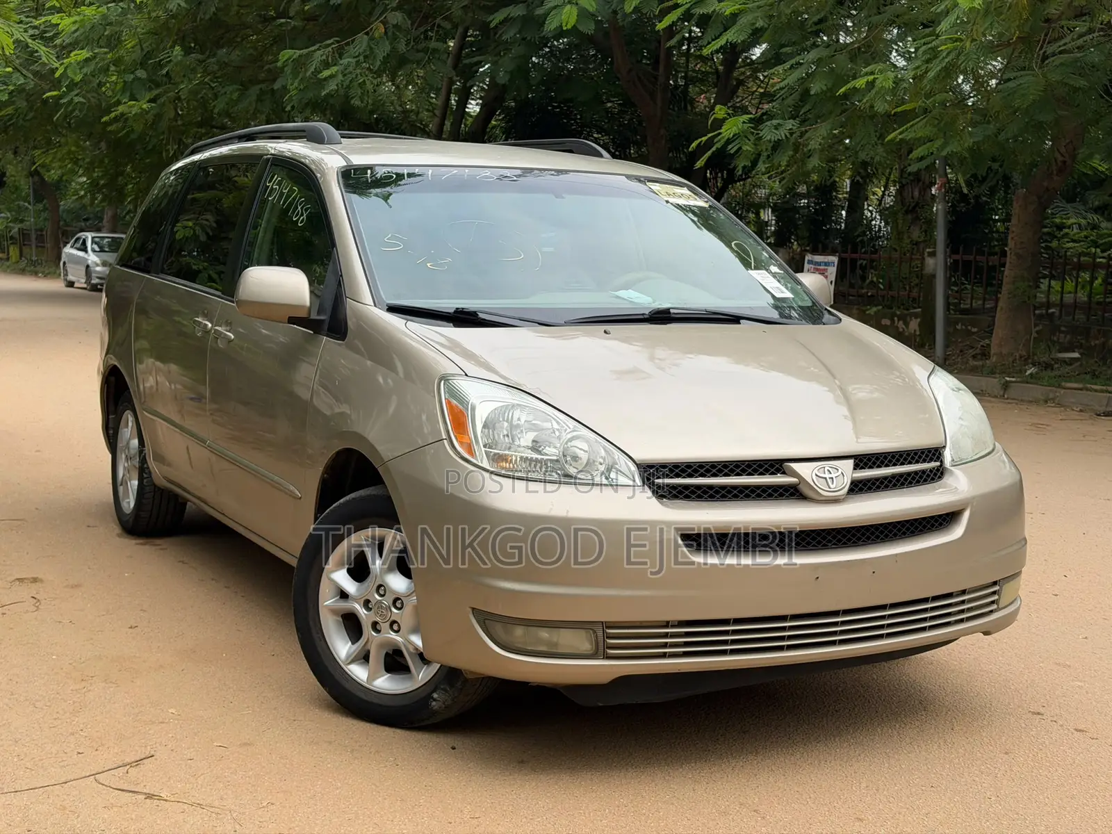 Toyota Sienna XLE AWD 2006 Gold