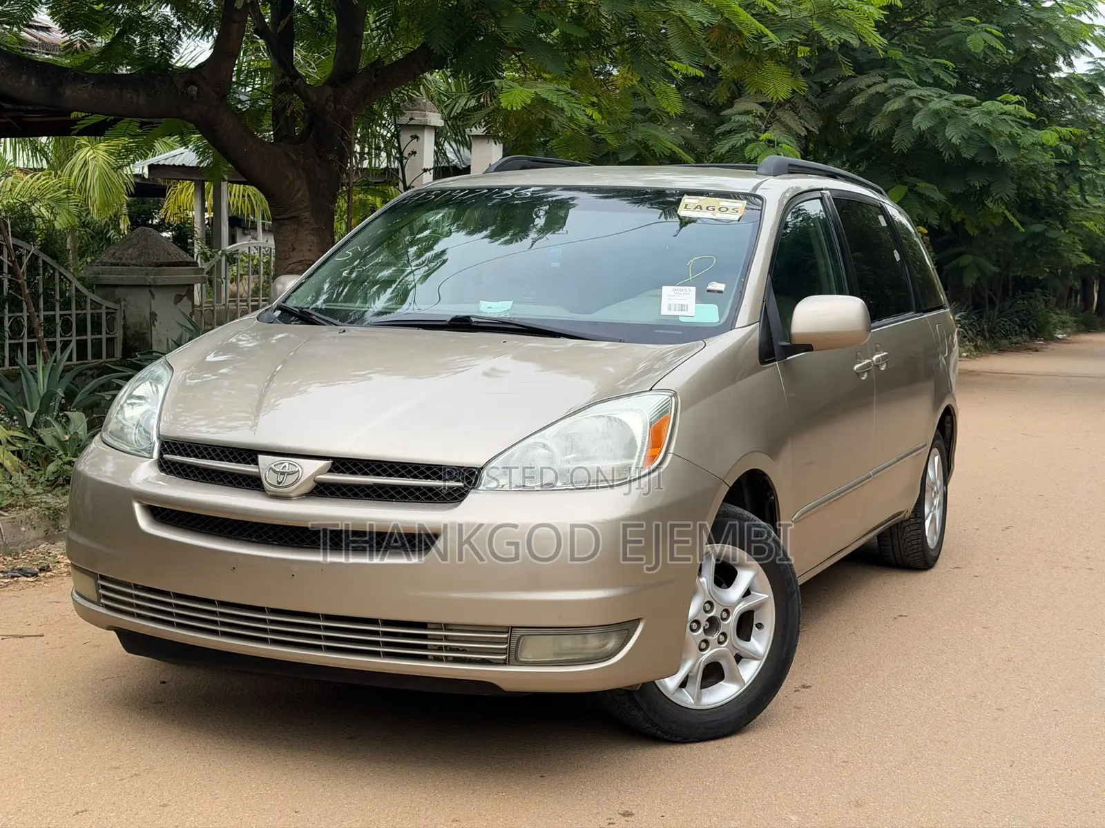Toyota Sienna XLE AWD 2006 Gold