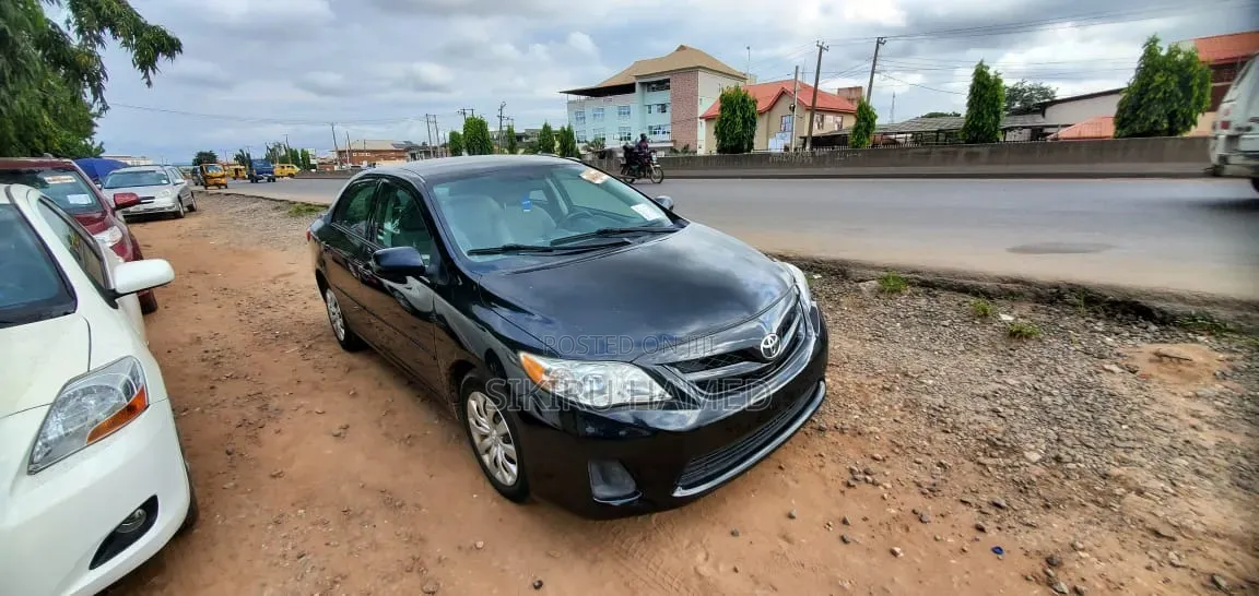 Toyota Corolla 2013 Black