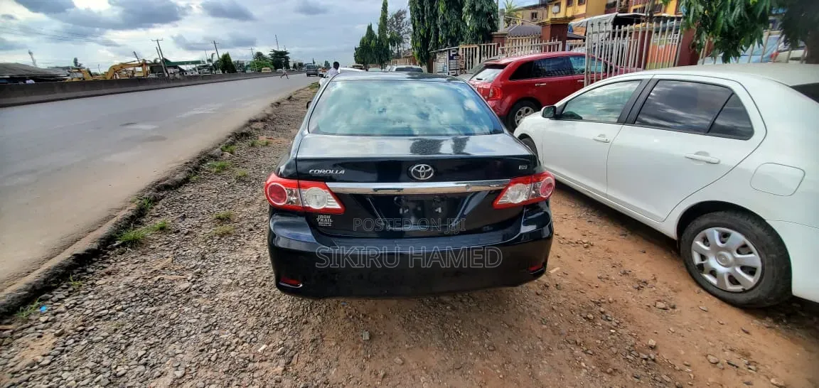 Toyota Corolla 2013 Black