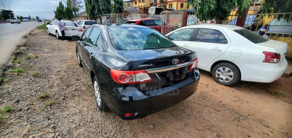 Toyota Corolla 2013 Black
