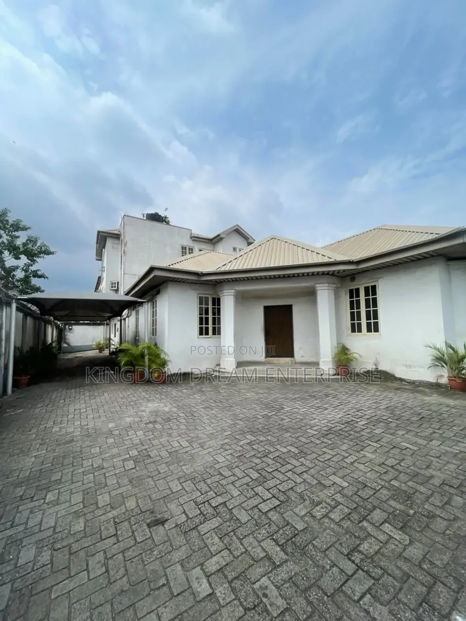 Office Buildings on 3 Floors Off Murtala Mohammed Way, Yaba