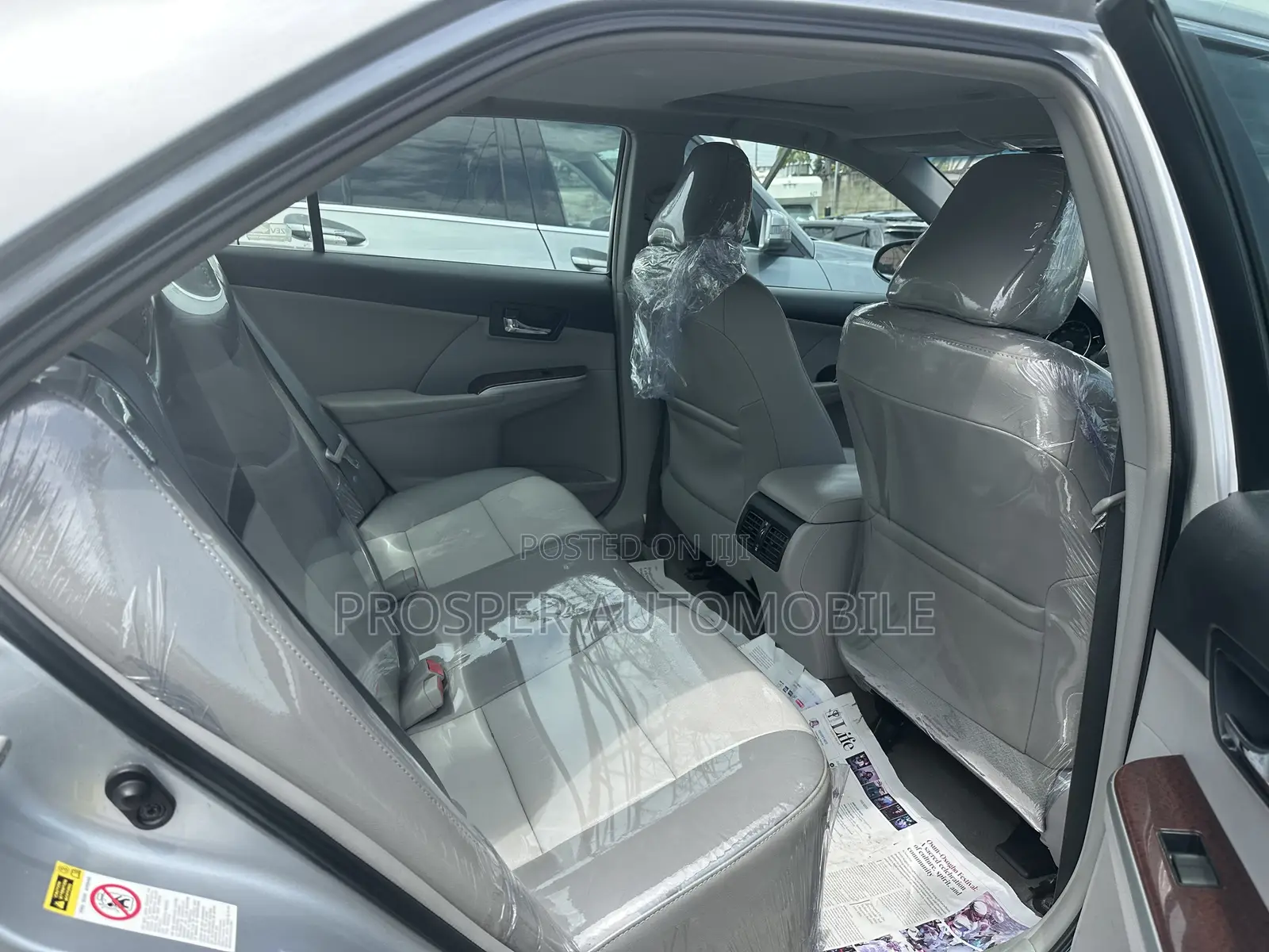 Toyota Camry XLE 4dr Sedan (2.5L 4cyl 6A) 2012 Silver