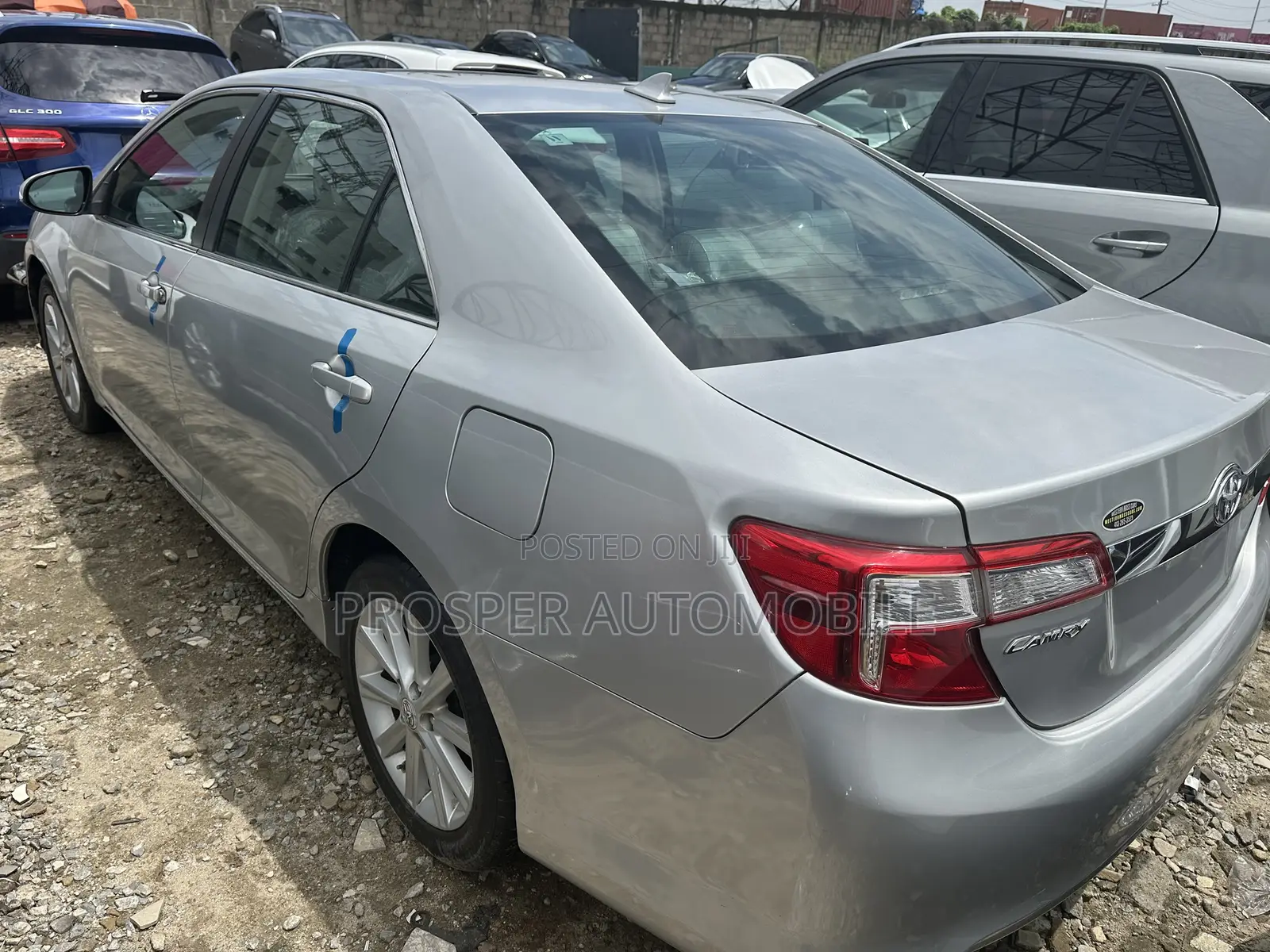 Toyota Camry XLE 4dr Sedan (2.5L 4cyl 6A) 2012 Silver